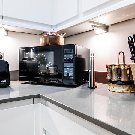 Mission Wave - Venture Apartment ステーンズ エクステリア 写真