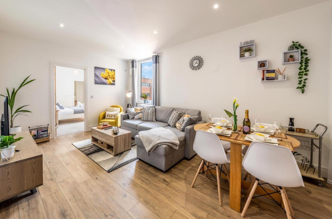 Mission Wave - Venture Apartment ステーンズ エクステリア 写真