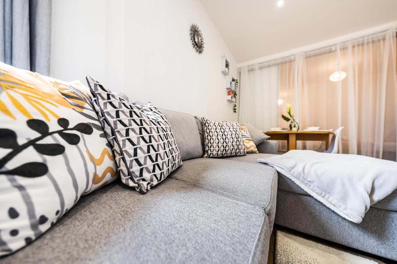 Mission Wave - Venture Apartment ステーンズ エクステリア 写真