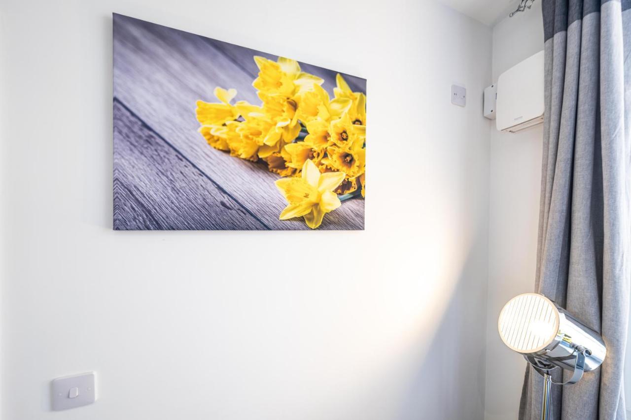 Mission Wave - Venture Apartment ステーンズ エクステリア 写真