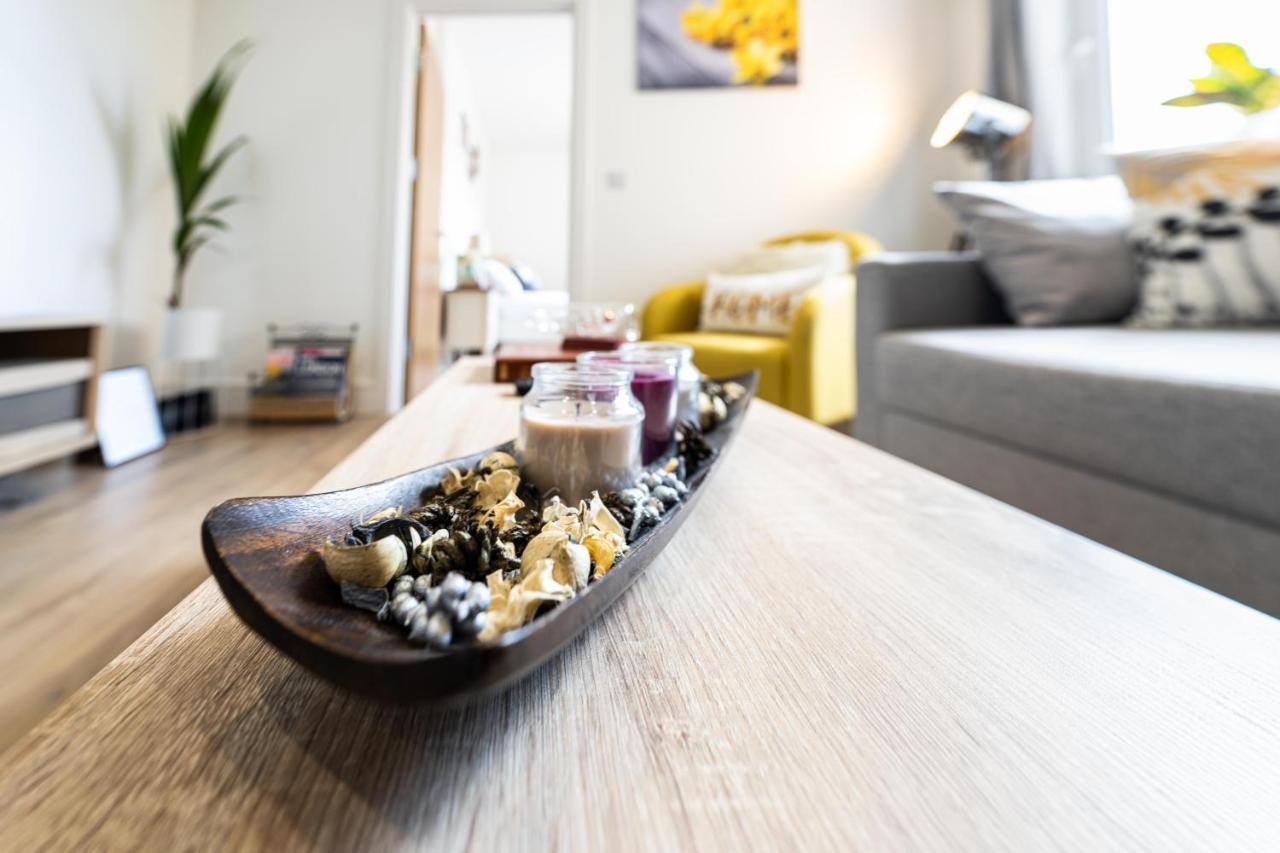 Mission Wave - Venture Apartment ステーンズ エクステリア 写真