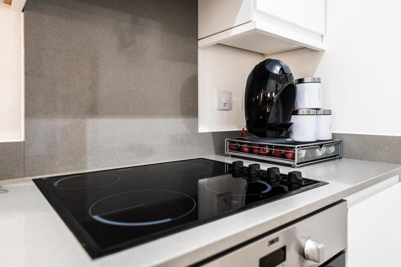Mission Wave - Venture Apartment ステーンズ エクステリア 写真
