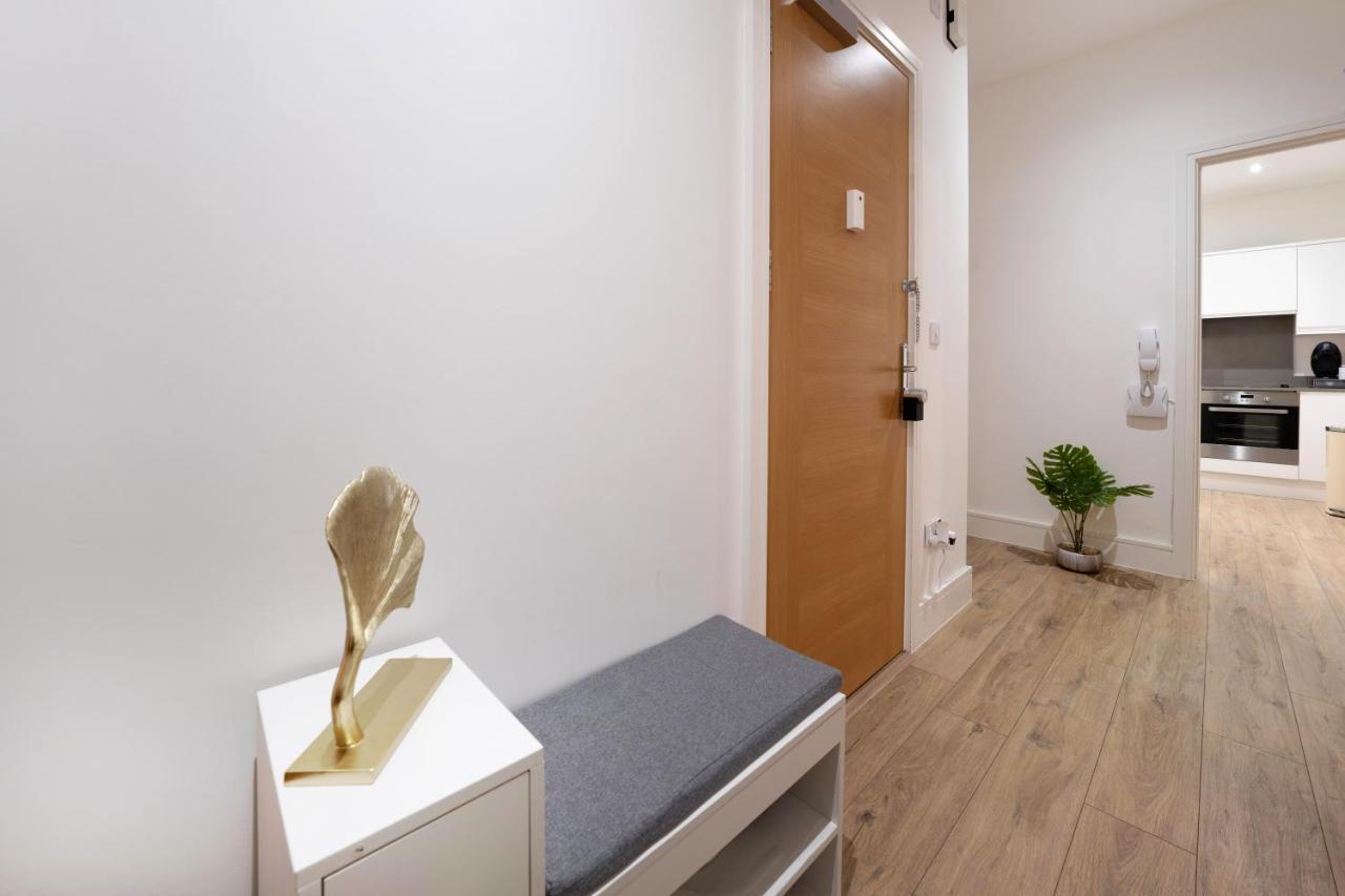 Mission Wave - Venture Apartment ステーンズ エクステリア 写真